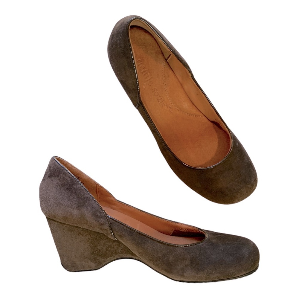 Gentle Souls Ridge Amaru Brown Suede wedge Heels cushioned Pumps Size 9M